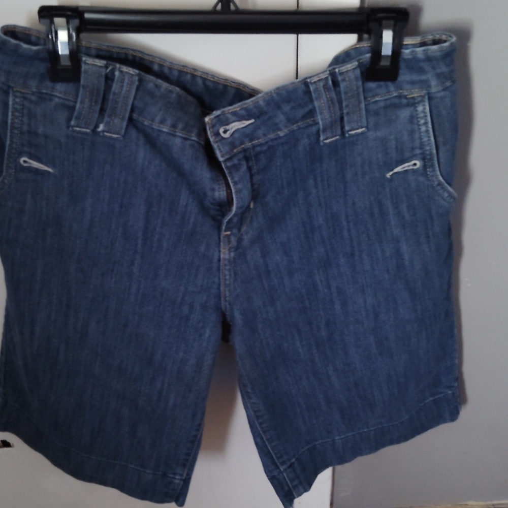 Signature Levi Strauss jean shorts